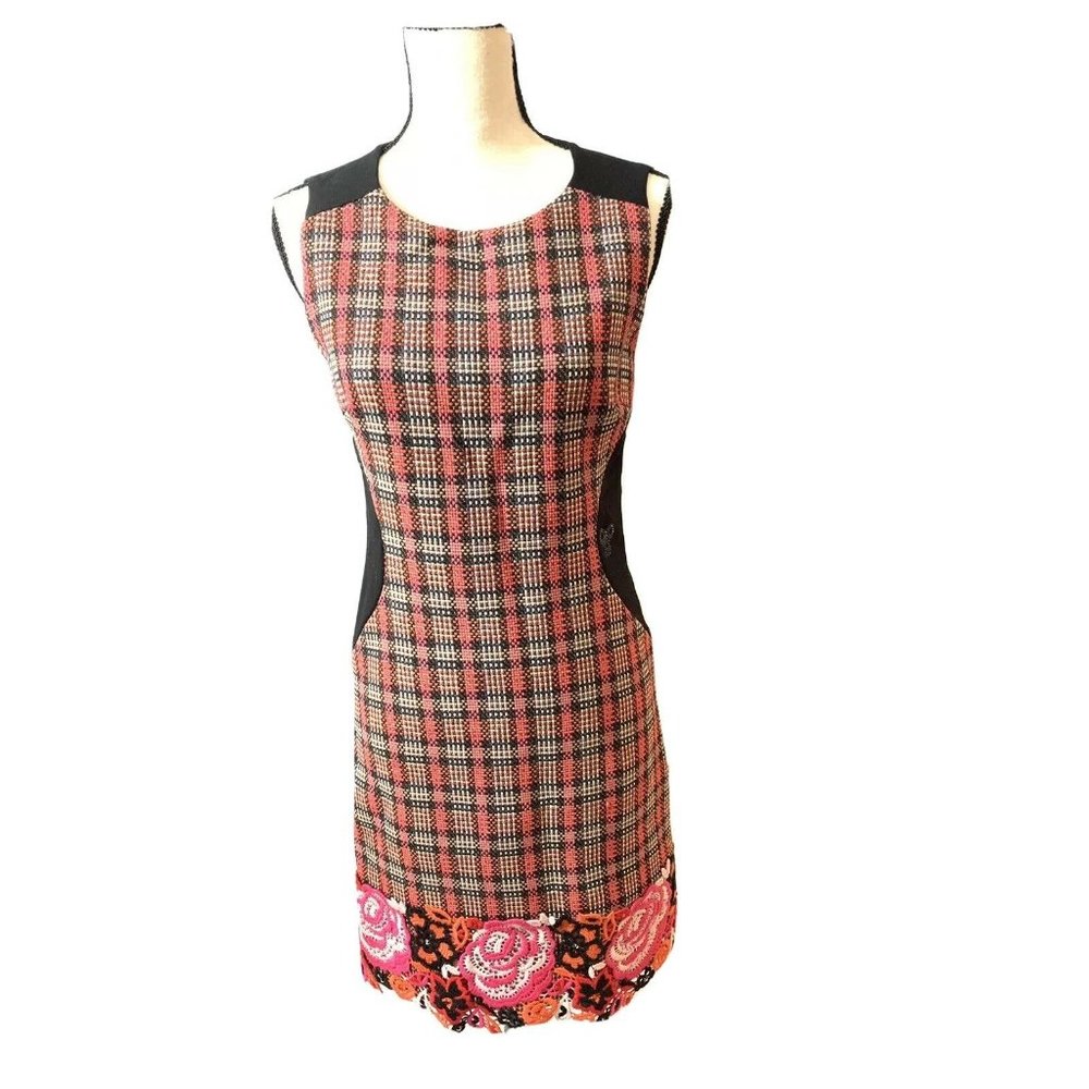 VDP Women’s Dress Size 8 Black With Red Stitched